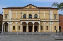 La bella struttura settecentesca del teatro Ariosto di Reggio Emilia